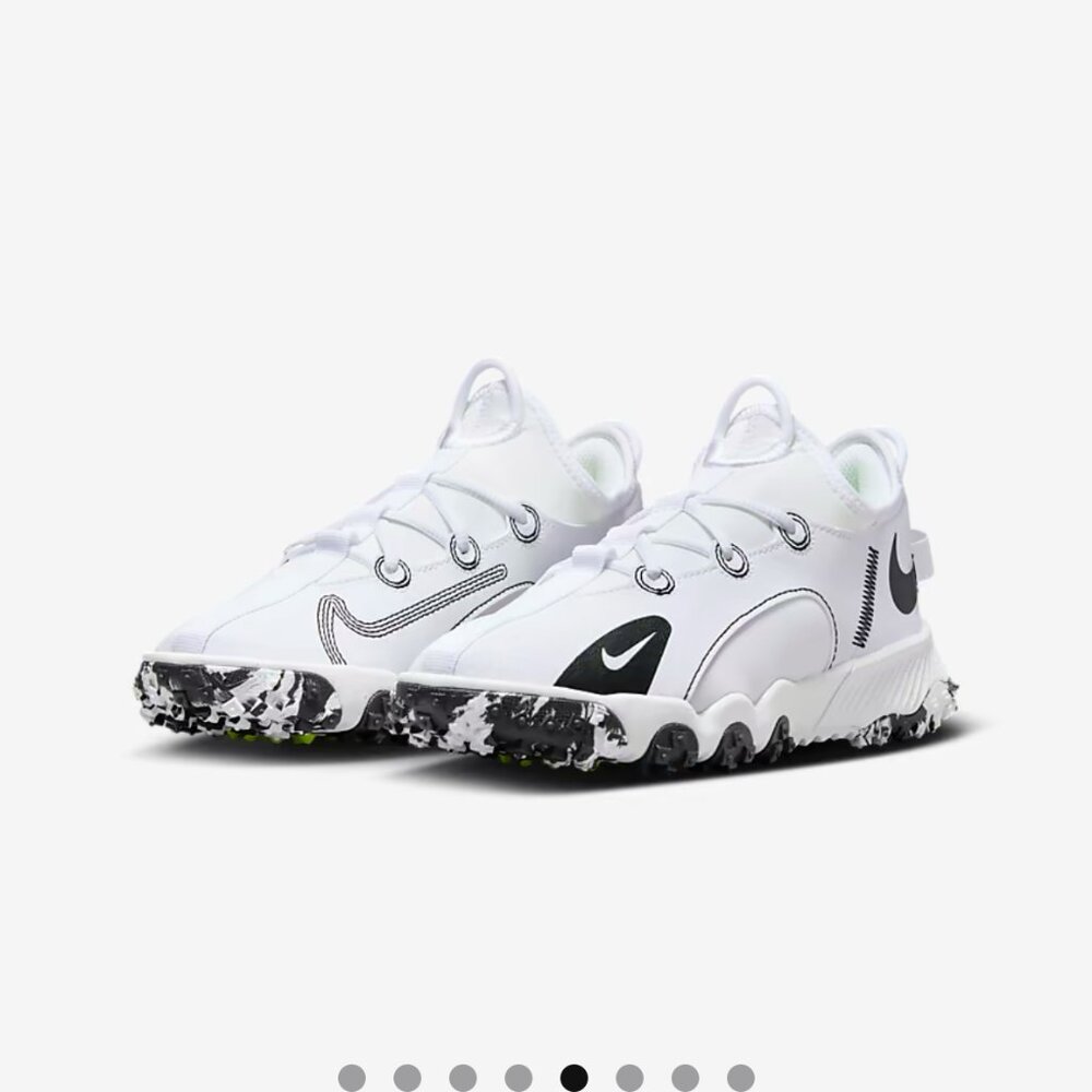 *NEW IN BOX* Nike Future Field Multisport Cleats - 2Y
